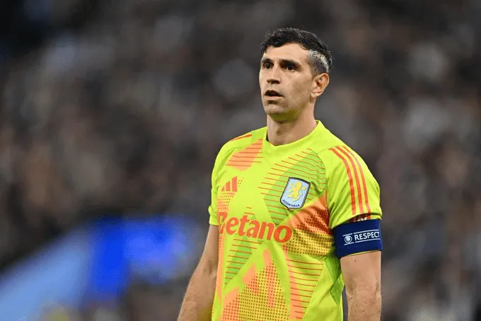 要来了？罗马诺：大马丁缺席维拉本轮比赛，他非常想去曼联