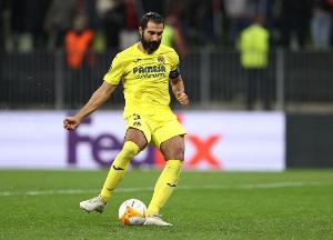 全站官方平台-39岁阿尔比奥尔：还不考虑退役&amp;希望留在黄潜踢球 进欧冠是目标