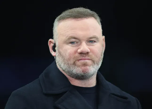 全站官方平台-鲁尼：科尔克兹状态起伏，罗伯逊该找斯洛特聊聊竞争主力