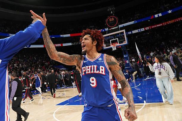 常规时间遭关键误判，乌布雷赛后秀中文：兄弟萌，正义必胜