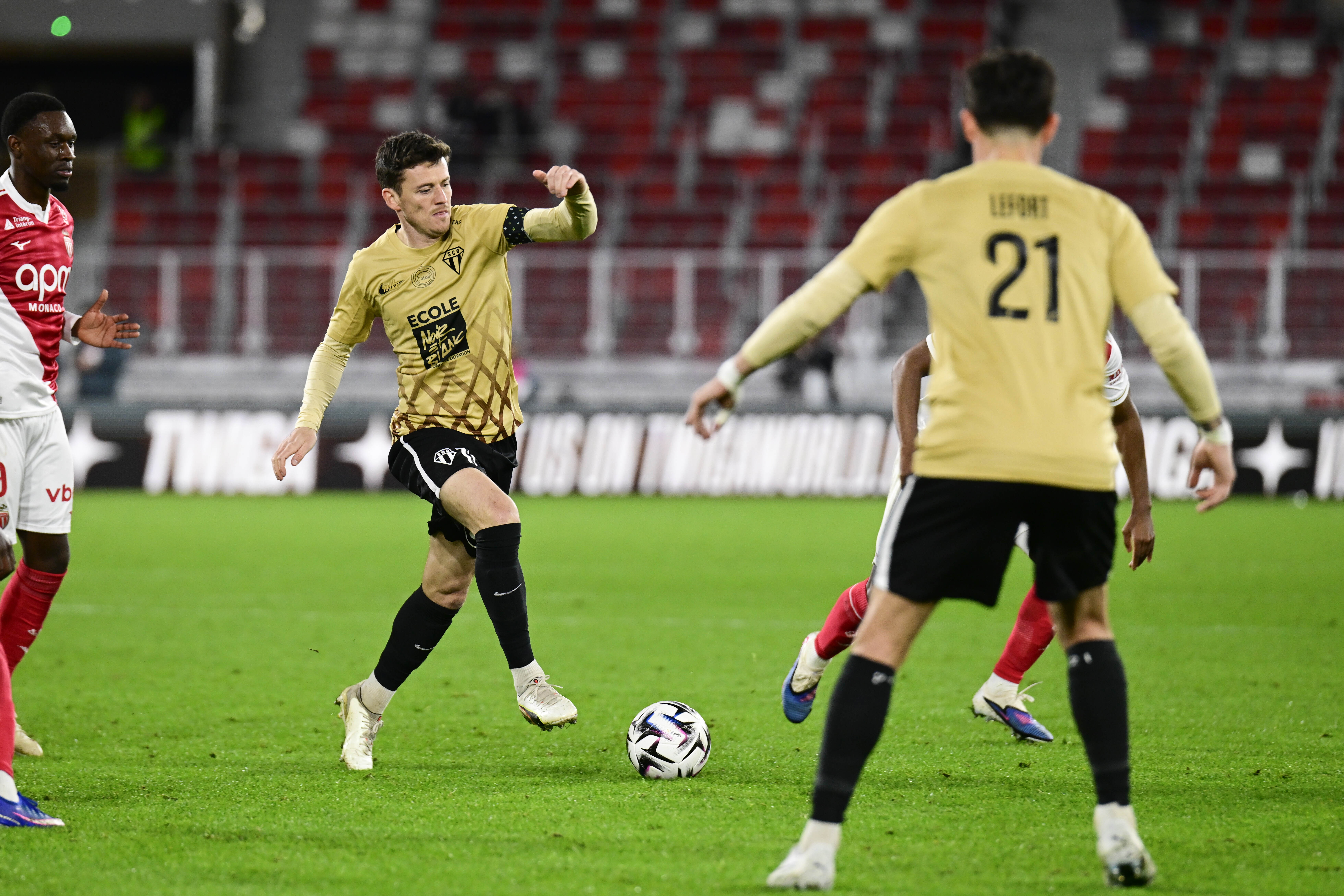 登录入口-法媒：法甲昂热和法乙克莱蒙两名球员当选市议员，投身地方政治